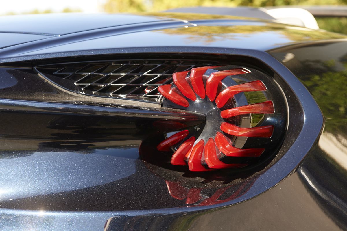 Aston Martin Vanquish Zagato Volante — 6