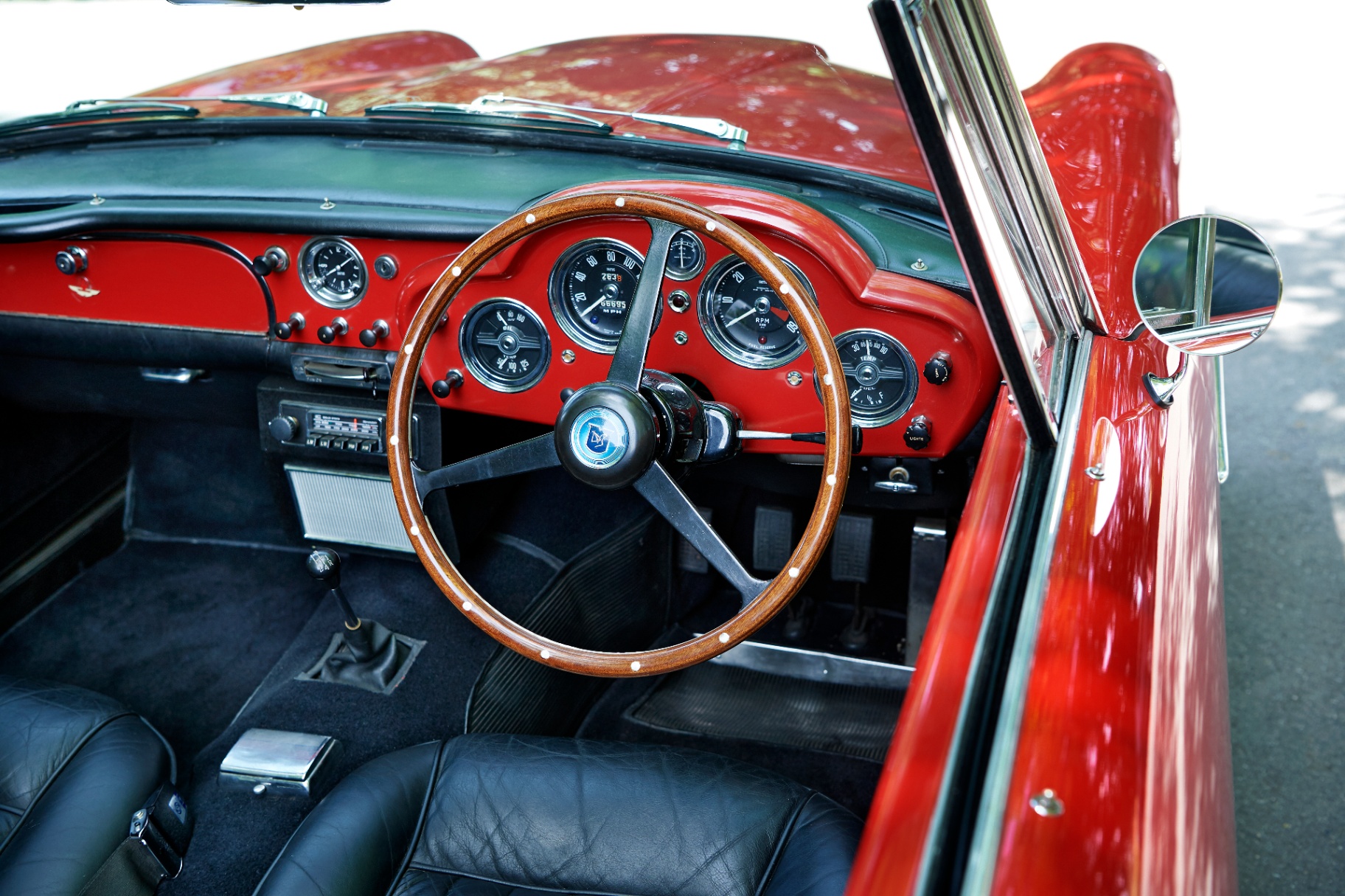 Aston Martin DB4 Convertible — 4