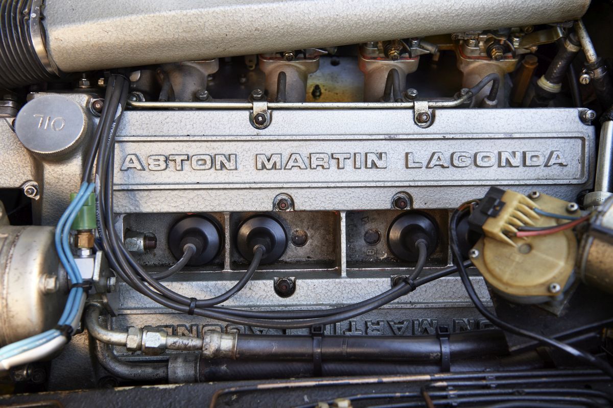 Lagonda Saloon Series 2 — 5
